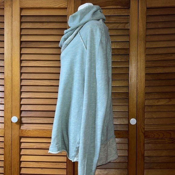 Free People Beach Boho Cowl Neck Top Size Medium/Large - Picture 4 of 10